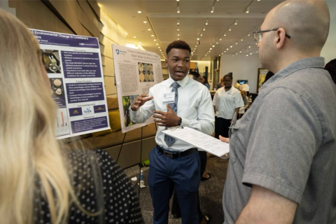 Figure 3 LSU EnvironMentors student presenting their research at the National EnvironMentors Research Fair and Showcase. Image credit: Imagine Photography.